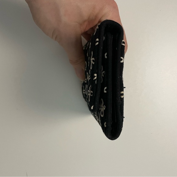 Vera Bradley Petite Trifold Wallet Mini Concerto Flower Floral Black Cream Ivory - Picture 10 of 11